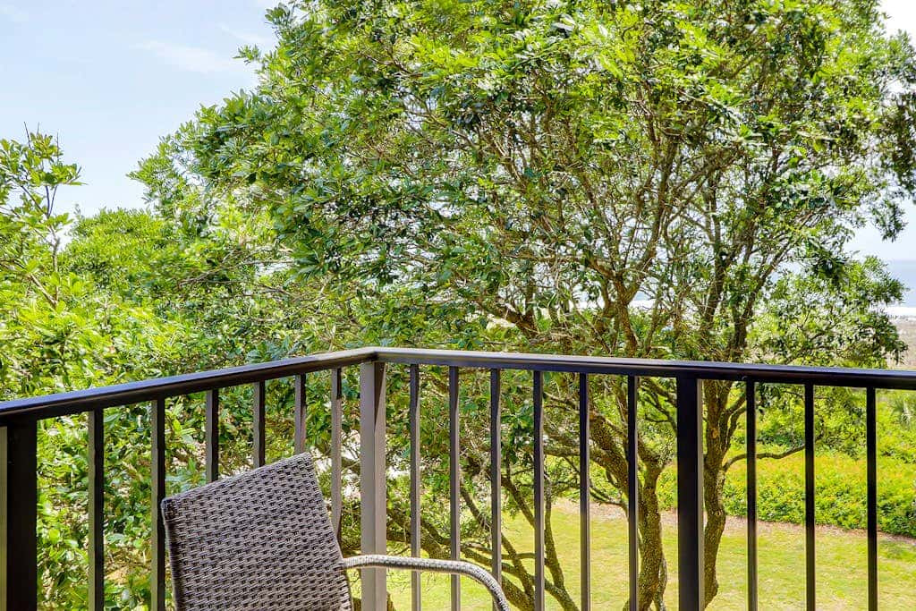 Beachfront escape with pools, hot tub, athletic courts, WD, and central AC