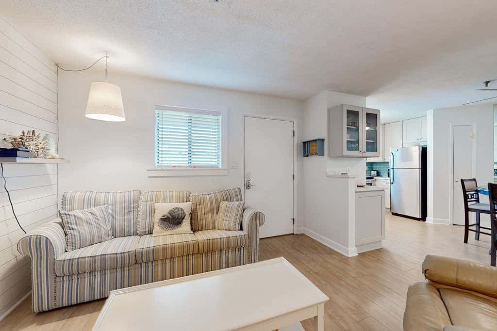 Riveting condo home with hot tub, sauna, tennis court, fitness room, & kitchen