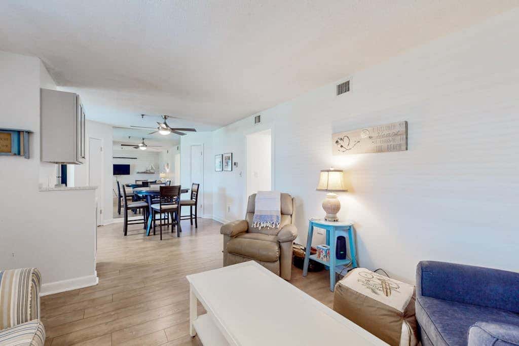 Riveting condo home with hot tub, sauna, tennis court, fitness room, & kitchen
