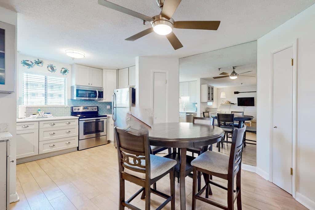 Riveting condo home with hot tub, sauna, tennis court, fitness room, & kitchen