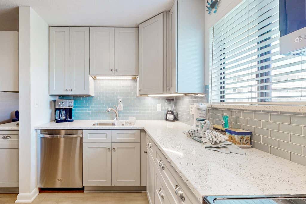 Riveting condo home with hot tub, sauna, tennis court, fitness room, & kitchen