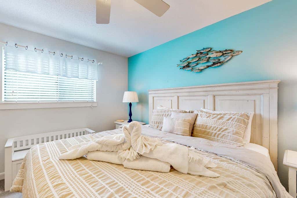 Riveting condo home with hot tub, sauna, tennis court, fitness room, & kitchen