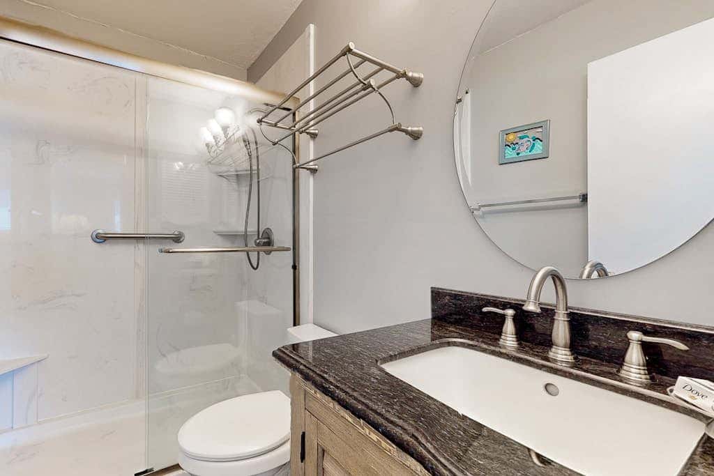 Riveting condo home with hot tub, sauna, tennis court, fitness room, & kitchen