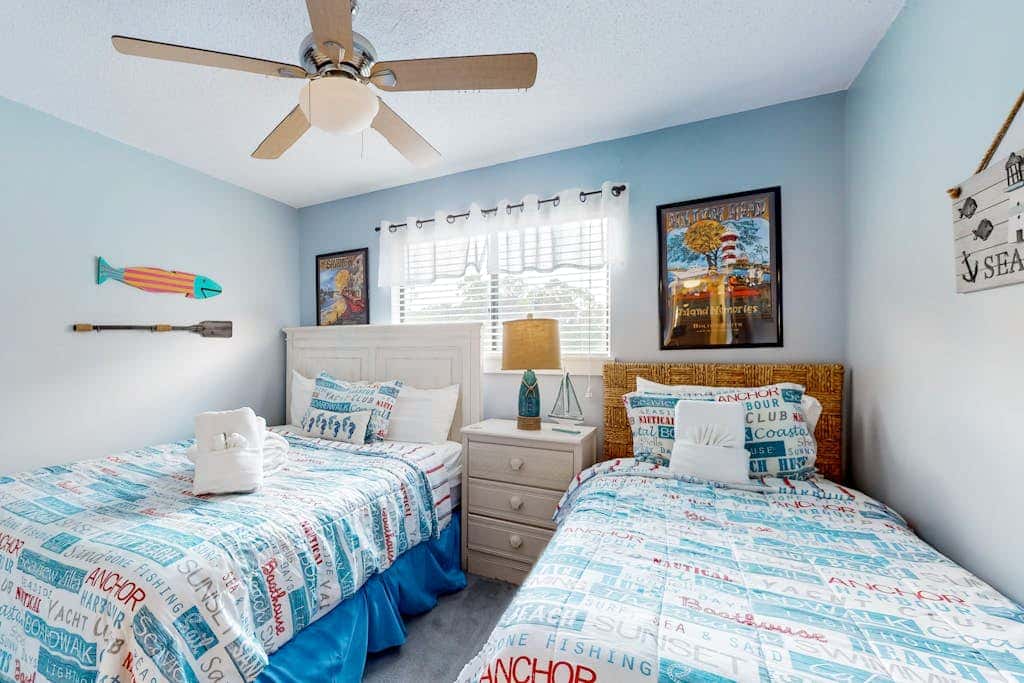 Riveting condo home with hot tub, sauna, tennis court, fitness room, & kitchen