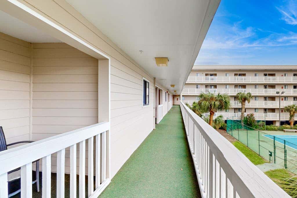 Riveting condo home with hot tub, sauna, tennis court, fitness room, & kitchen