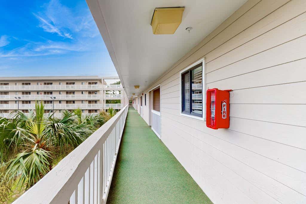 Riveting condo home with hot tub, sauna, tennis court, fitness room, & kitchen