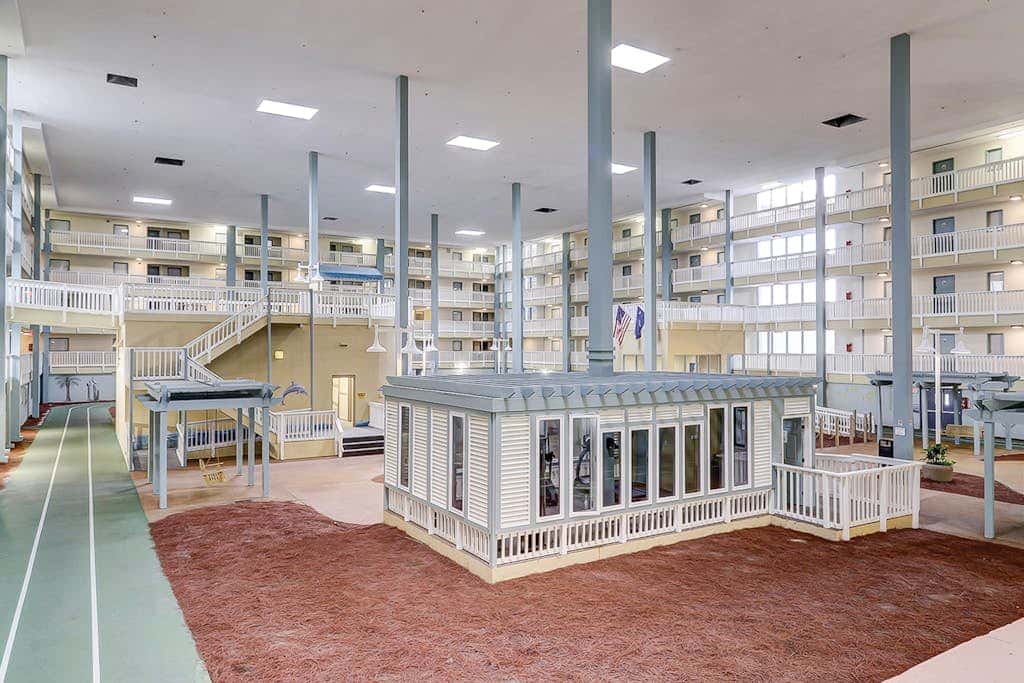 Riveting condo home with hot tub, sauna, tennis court, fitness room, & kitchen