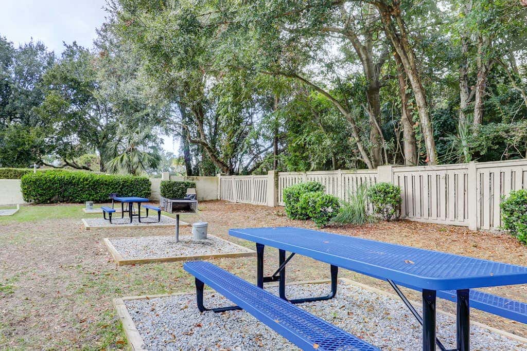 Riveting condo home with hot tub, sauna, tennis court, fitness room, & kitchen