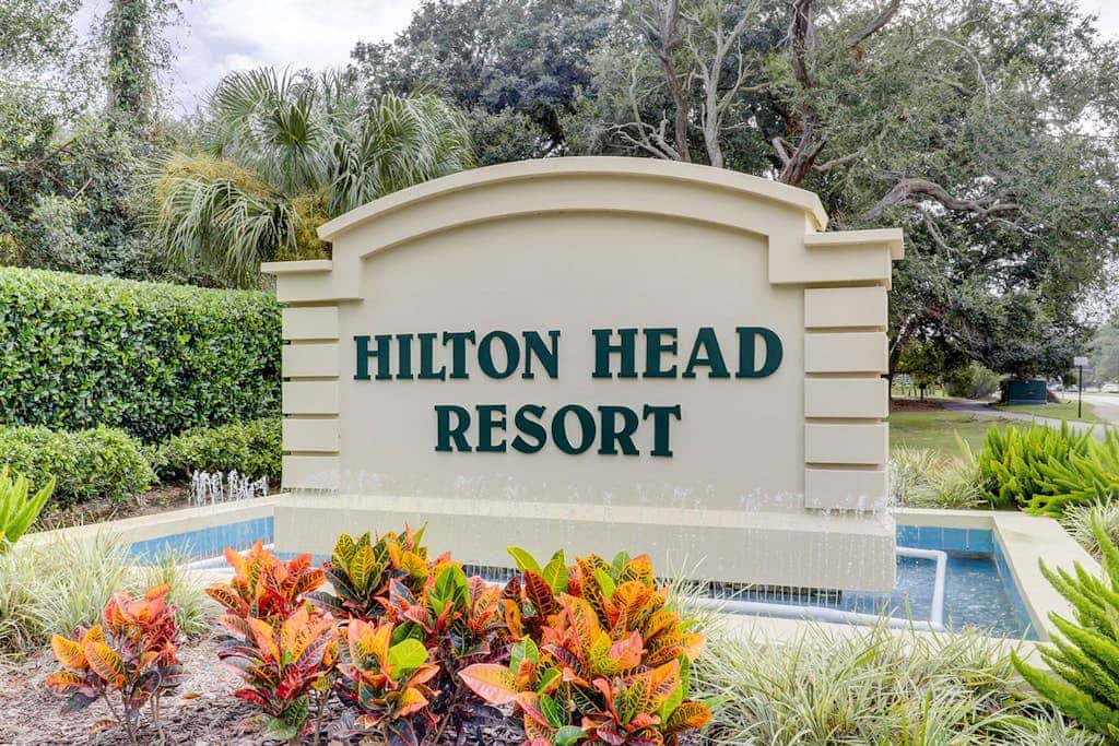 Riveting condo home with hot tub, sauna, tennis court, fitness room, & kitchen