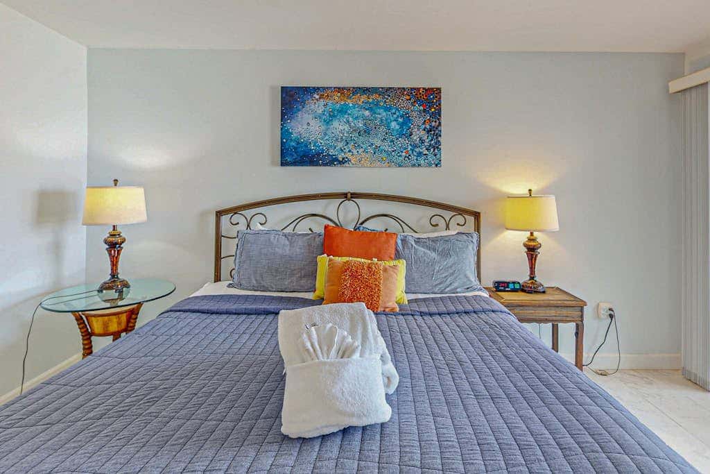 Oceanfront Villa with Shared Pools, Hot tub, and Beach Access
