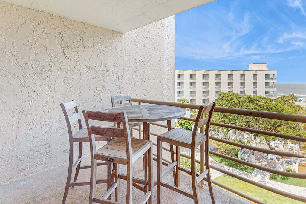 Oceanfront Villa with Shared Pools, Hot tub, and Beach Access