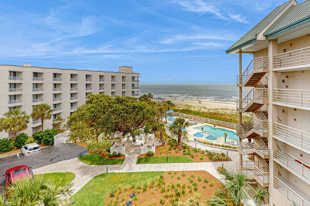 Oceanfront Villa with Shared Pools, Hot tub, and Beach Access