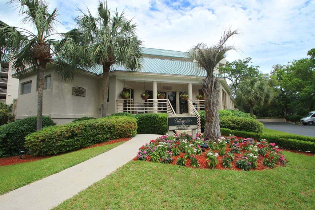 Oceanfront Villa with Shared Pools, Hot tub, and Beach Access