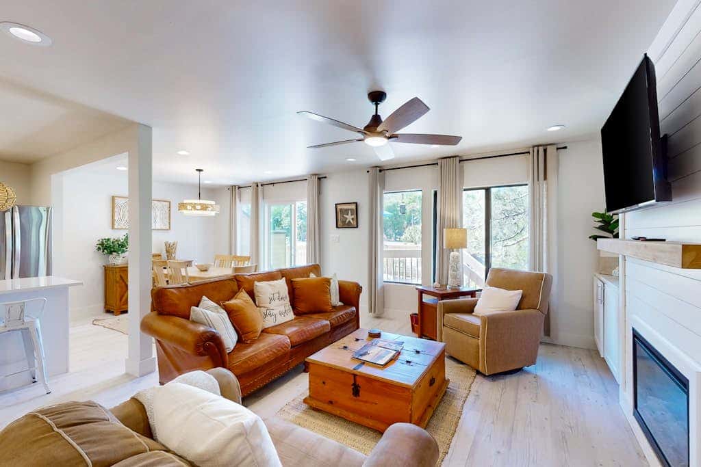 Beachwalk 141  Villa near the beach with lagoon & golf views, pool, golf, WD
