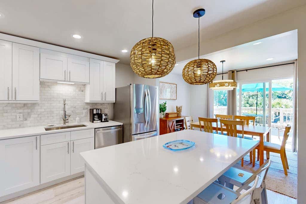 Beachwalk 141  Villa near the beach with lagoon & golf views, pool, golf, WD