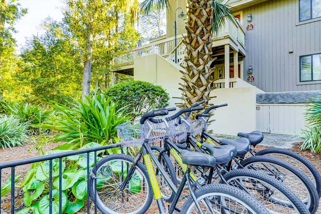 Beachwalk 141  Villa near the beach with lagoon & golf views, pool, golf, WD