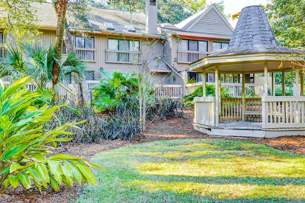 Beachwalk 141  Villa near the beach with lagoon & golf views, pool, golf, WD
