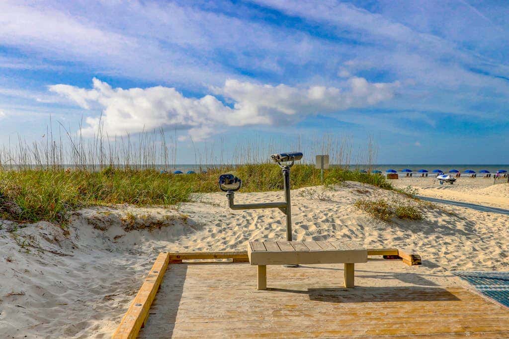 Steps to the sand Dog Friendly 1 mile to Coligny