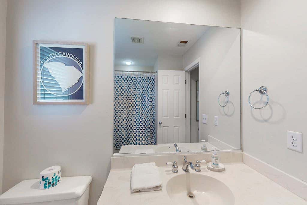 Golf course view condo with on site pool, tennis, & private patio