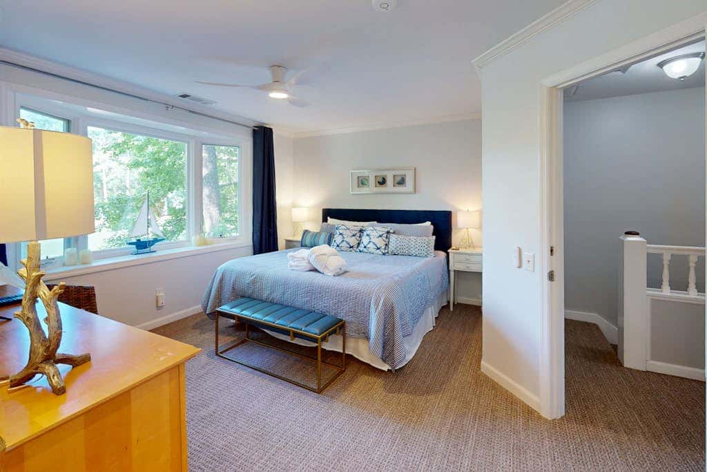 Golf course view condo with on site pool, tennis, & private patio