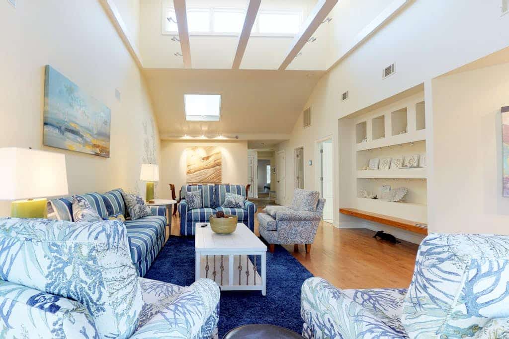 Cozy Hilton Head townhome with shared pools within a short distance of beaches