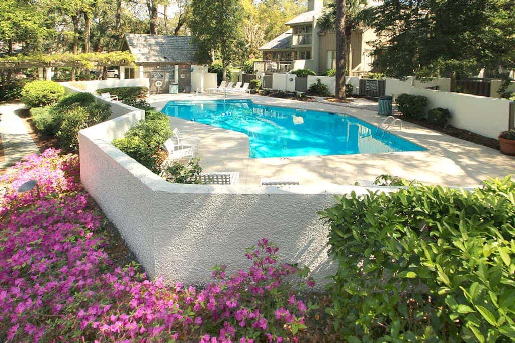 Cozy Hilton Head townhome with shared pools within a short distance of beaches
