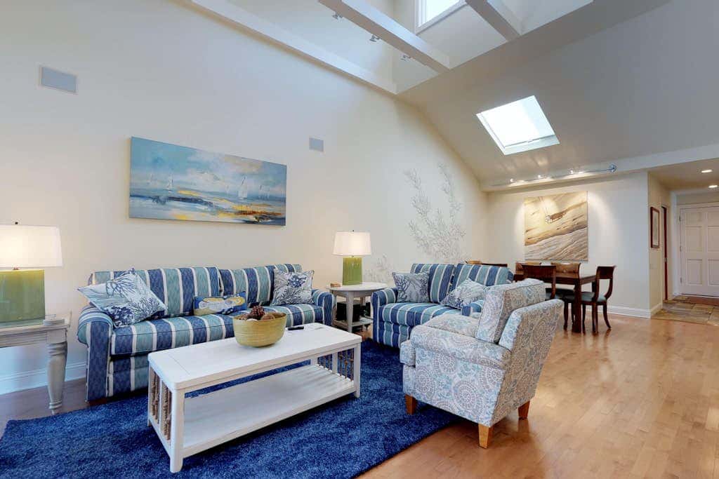 Cozy Hilton Head townhome with shared pools within a short distance of beaches