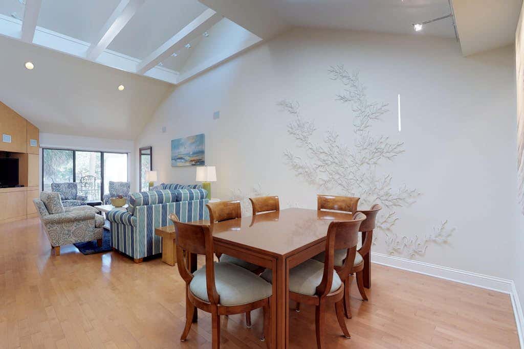 Cozy Hilton Head townhome with shared pools within a short distance of beaches
