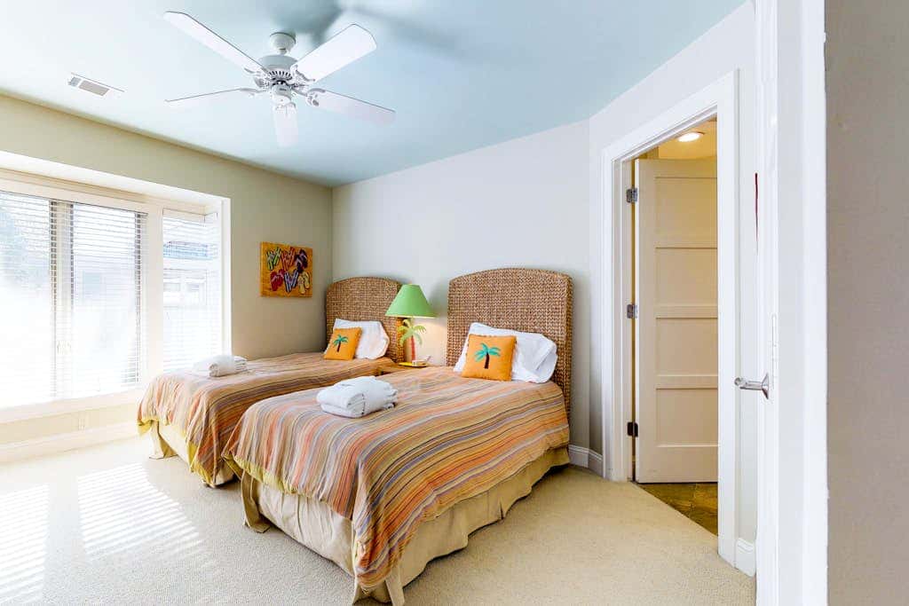 Cozy Hilton Head townhome with shared pools within a short distance of beaches