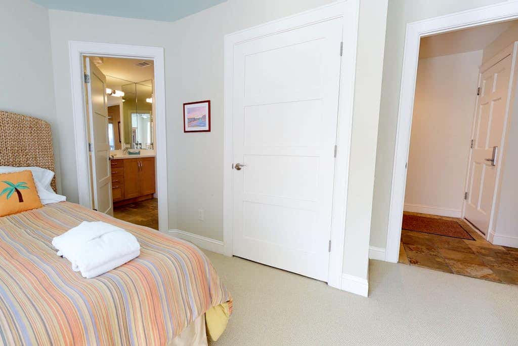 Cozy Hilton Head townhome with shared pools within a short distance of beaches