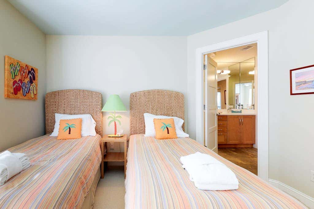 Cozy Hilton Head townhome with shared pools within a short distance of beaches