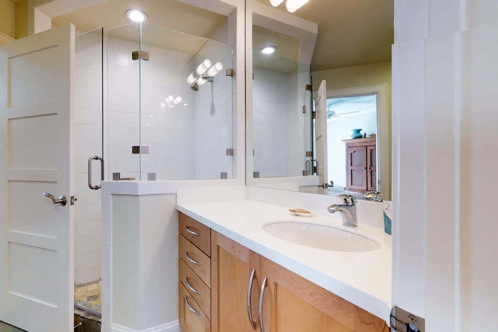 Cozy Hilton Head townhome with shared pools within a short distance of beaches
