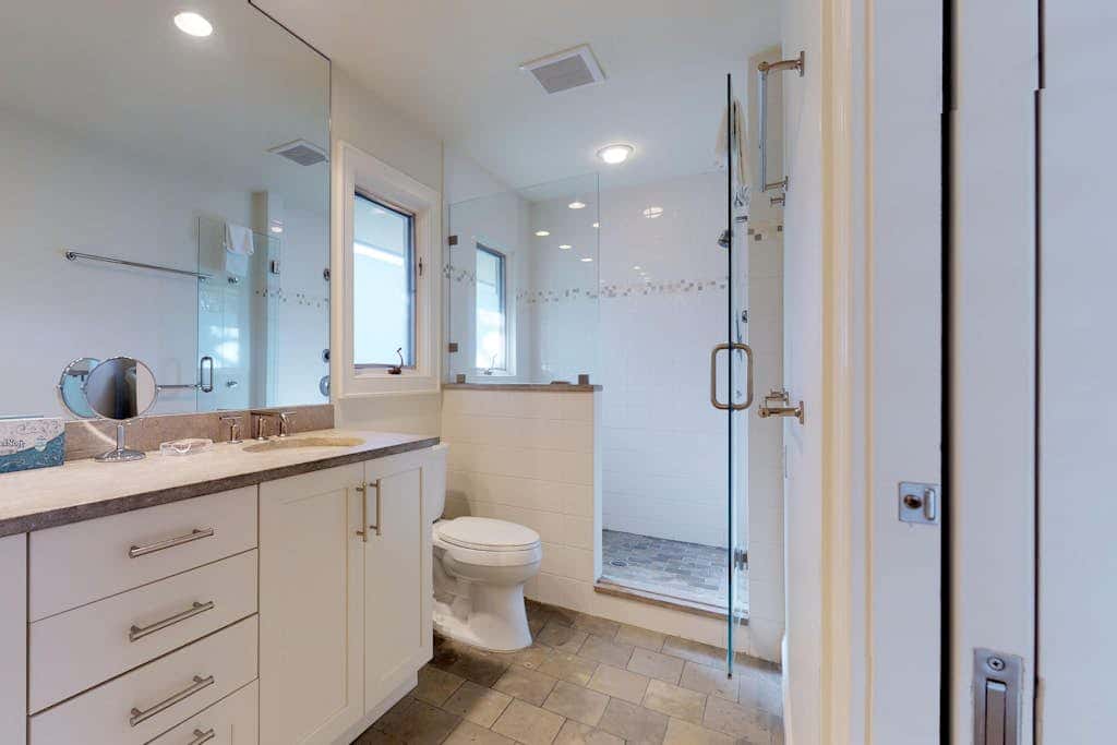 Cozy Hilton Head townhome with shared pools within a short distance of beaches