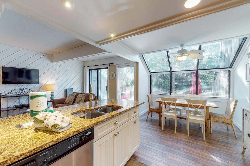 Dog-Friendly Townhouse with Shared Pool, Easy Beach Access, and Golf