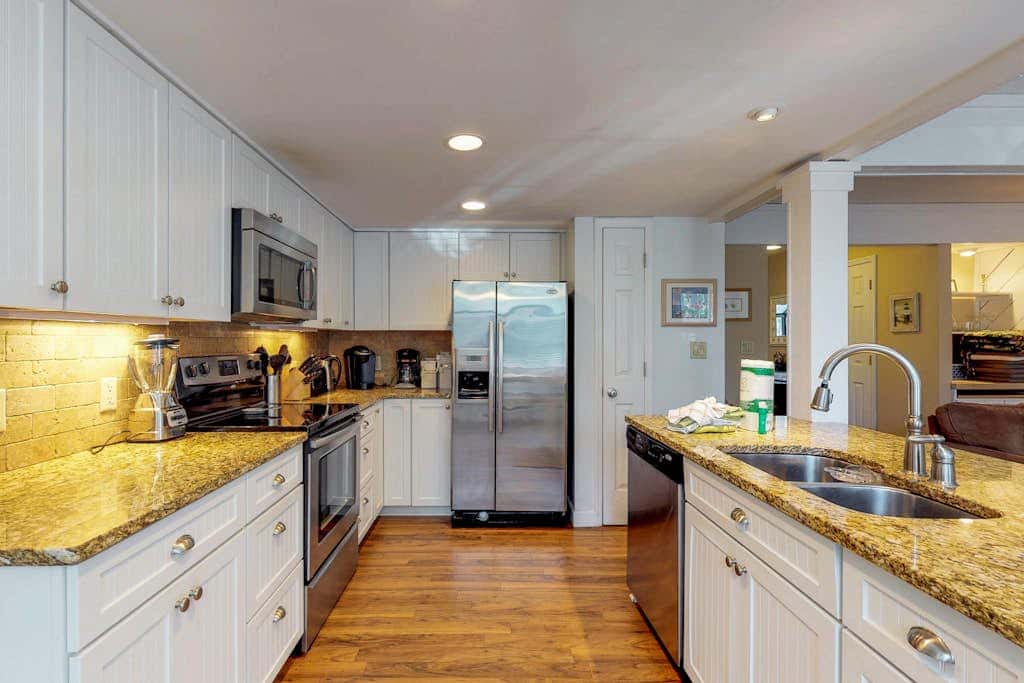 Dog-Friendly Townhouse with Shared Pool, Easy Beach Access, and Golf