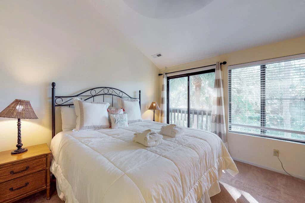 Dog-Friendly Townhouse with Shared Pool, Easy Beach Access, and Golf