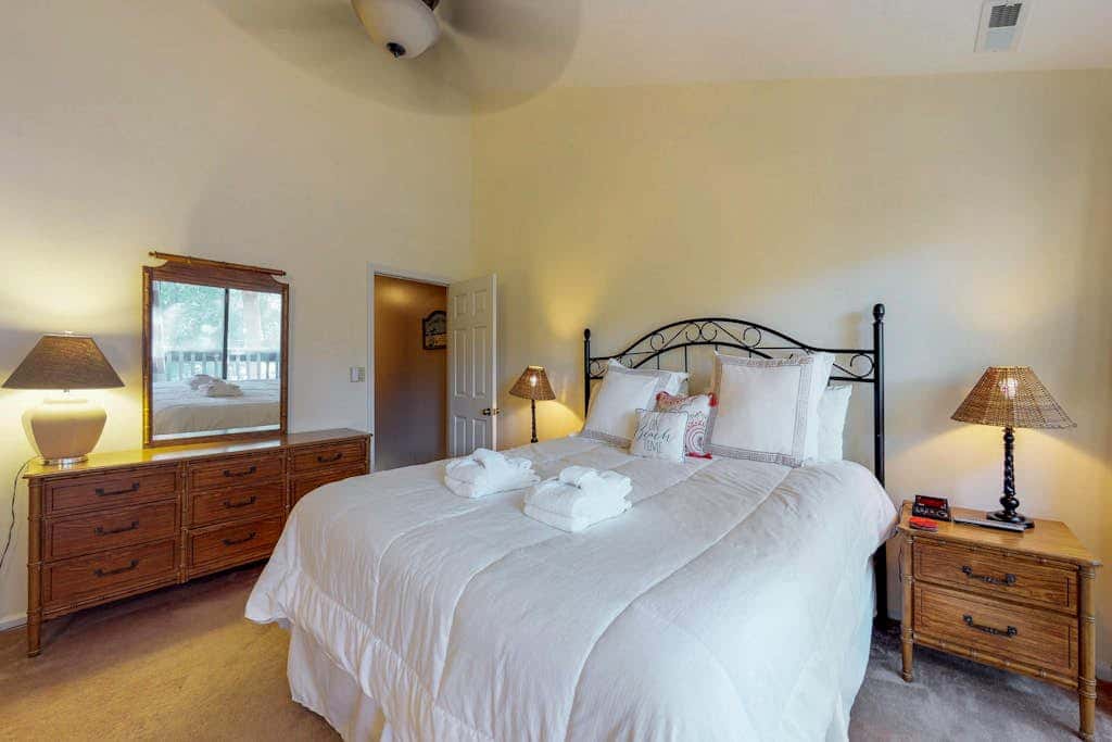 Dog-Friendly Townhouse with Shared Pool, Easy Beach Access, and Golf