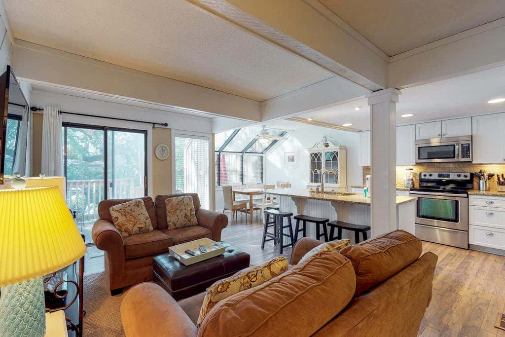 Dog-Friendly Townhouse with Shared Pool, Easy Beach Access, and Golf