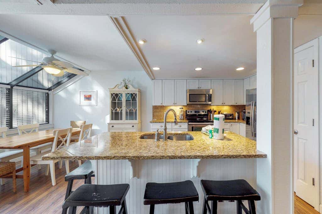 Dog-Friendly Townhouse with Shared Pool, Easy Beach Access, and Golf