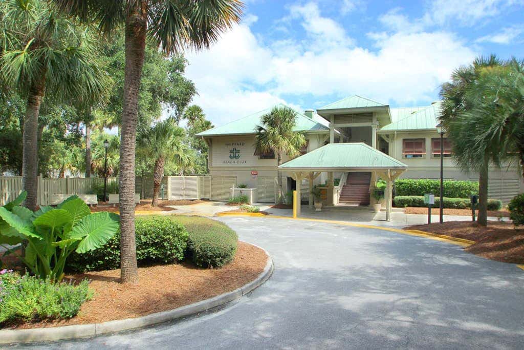 Dog-Friendly Townhouse with Shared Pool, Easy Beach Access, and Golf