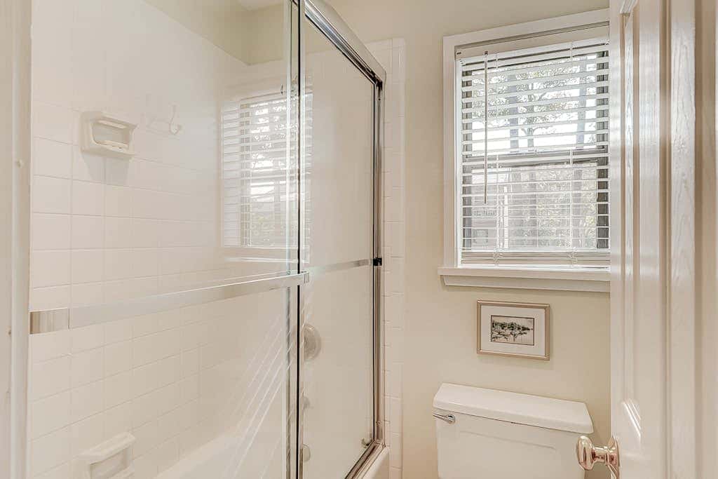 Dog friendly condo with pool, central AC, & washer and dryer, quick walk to beach