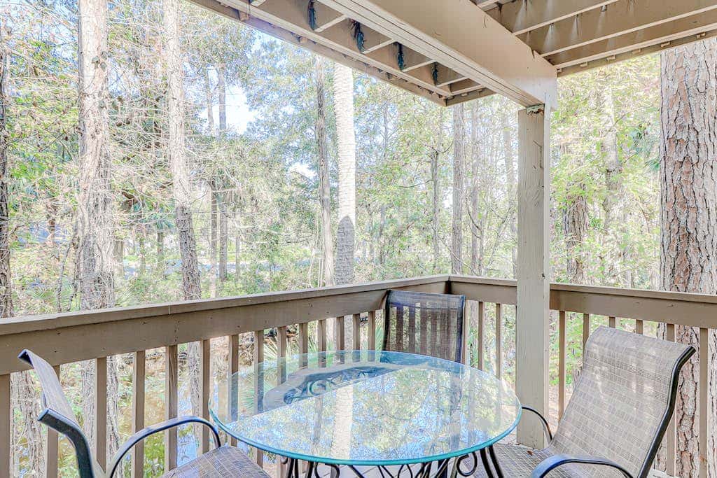 Dog friendly condo with pool, central AC, & washer and dryer, quick walk to beach