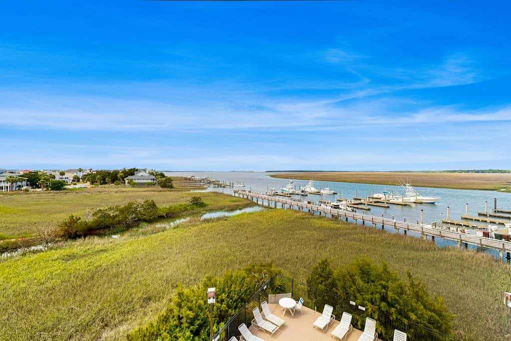 Spacious Third-Floor Condo w/Free WiFi, Shared Outdoor Pool, Private W/D