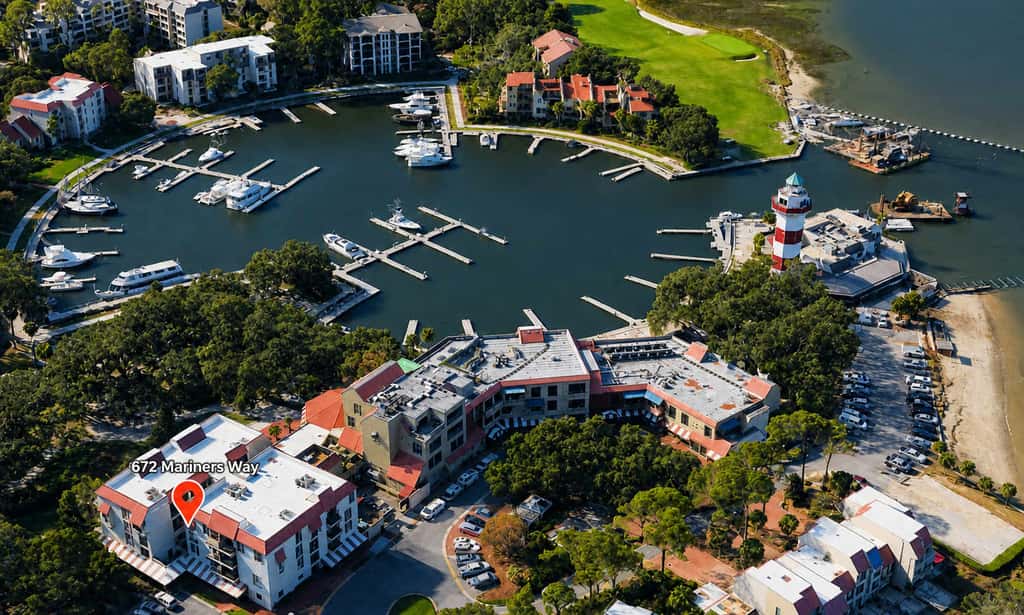 Dog friendly coastal condo  water views, balcony, WD, & AC