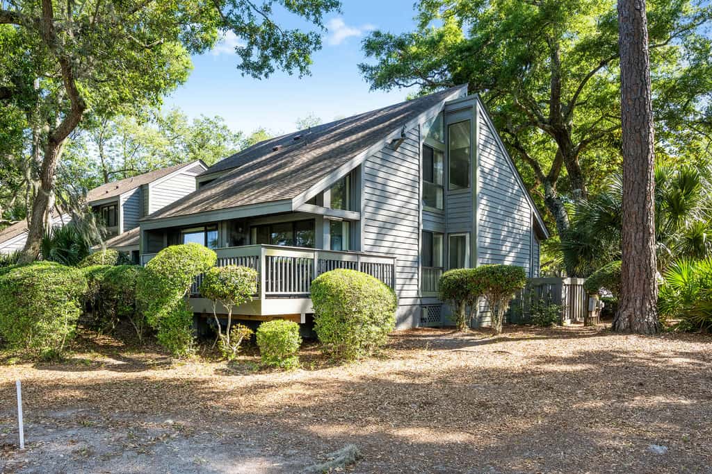 Golf course-view condo near beach with pool & private deck - dog-friendly