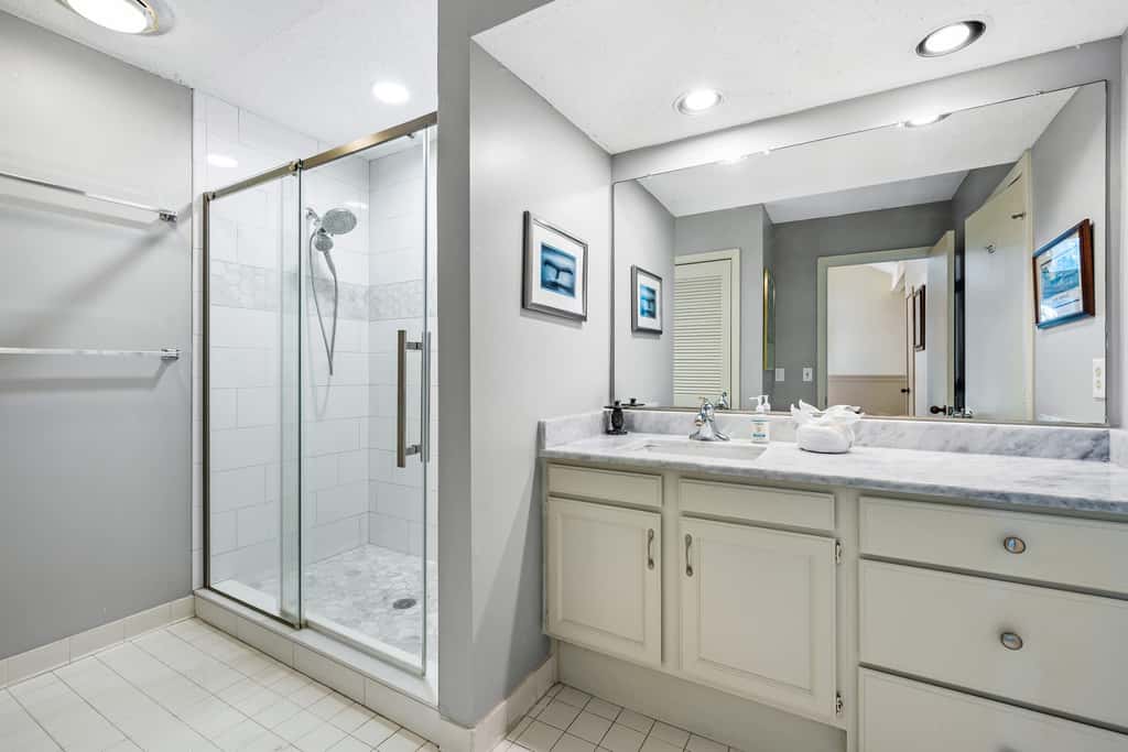 Golf course-view condo near beach with pool & private deck - dog-friendly