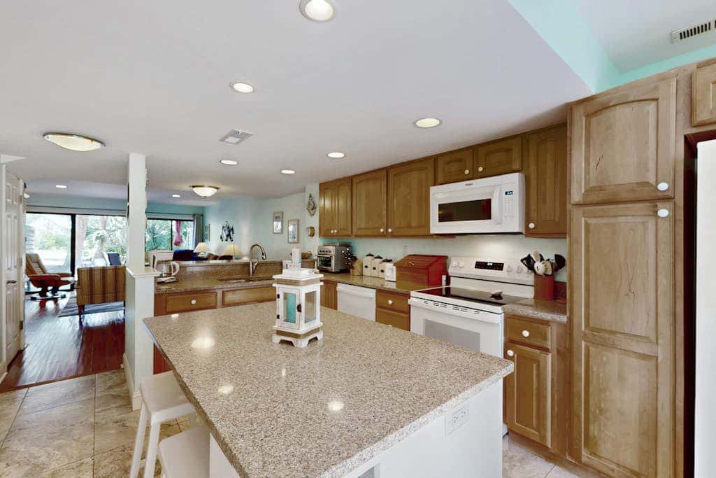 Sunlit Sea Escape with Al Fresco Dining, Loft, Grill, Shared Pool