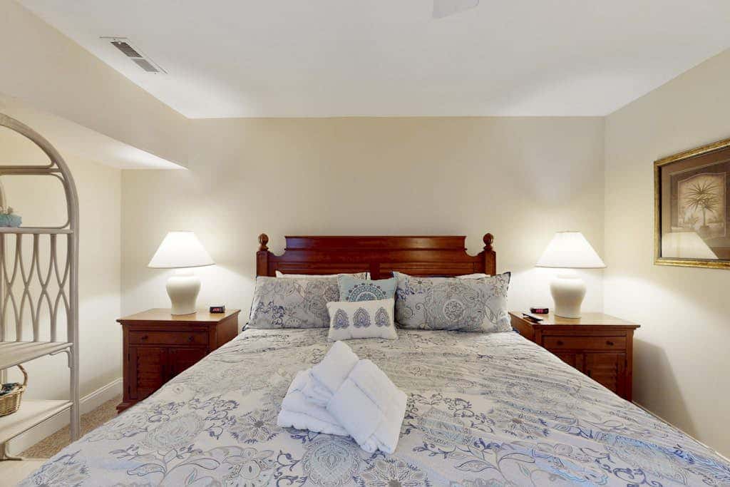 Sunlit Sea Escape with Al Fresco Dining, Loft, Grill, Shared Pool