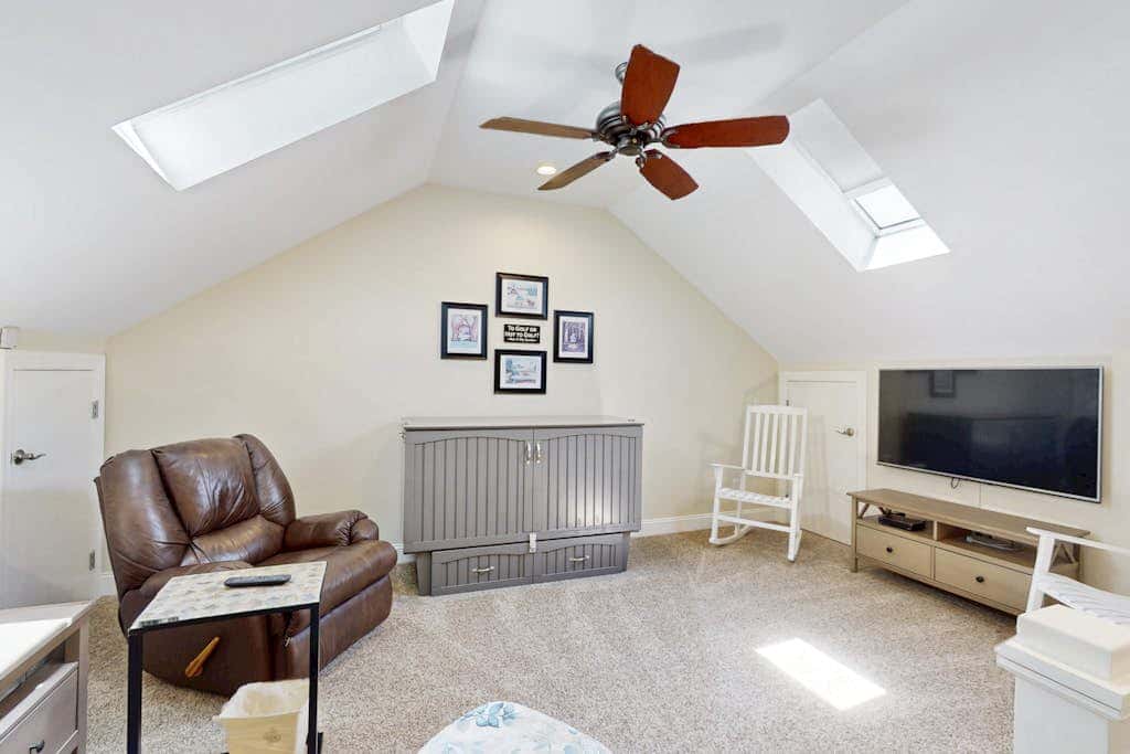 Sunlit Sea Escape with Al Fresco Dining, Loft, Grill, Shared Pool