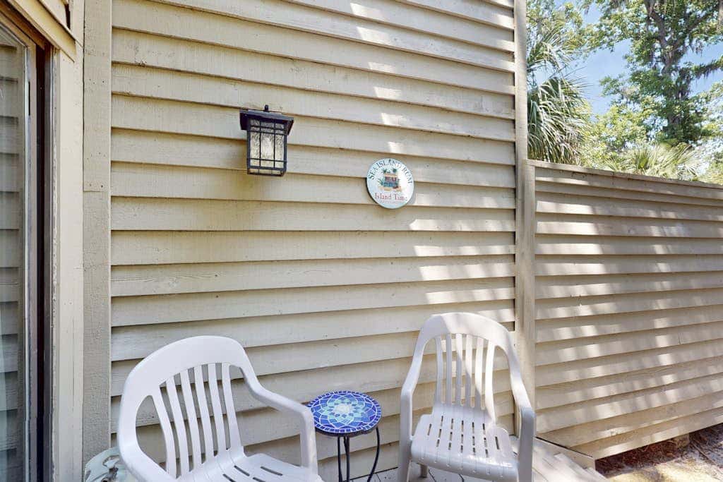 Sunlit Sea Escape with Al Fresco Dining, Loft, Grill, Shared Pool
